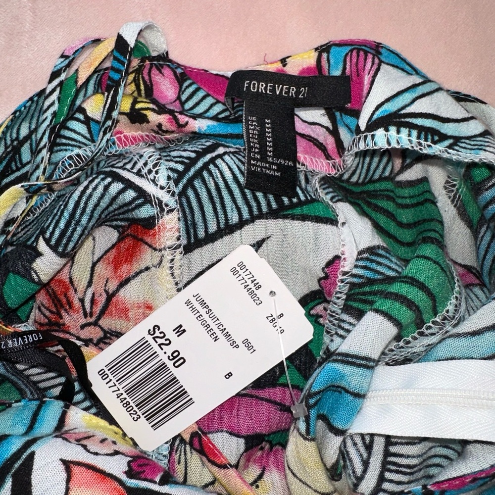 Tropical Floral Print Crisscross-Back Cami Romper · Size M · NWT - Picture 3 of 6